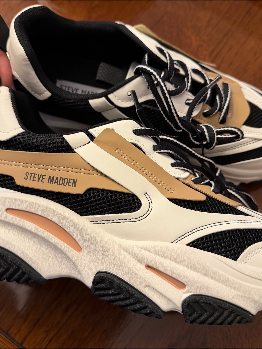 Steve Madden Women's Chunky Trainer in Black, White & Tan NWOT